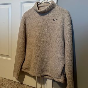 Nike Therma-FIT
Women's Fleece Training Sweatshirt